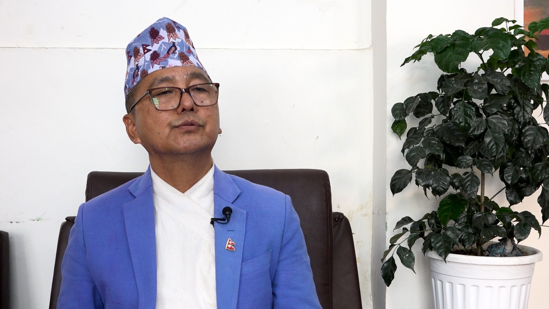 नेपालको संविधानलाई ‘ऊँट’ को संज्ञा दिदै  लिङ्देन भन्छन, गल्तीहरुको 'बण्डल' छ, ठिक छ भन्ने मान्छे पो खराब हुन्